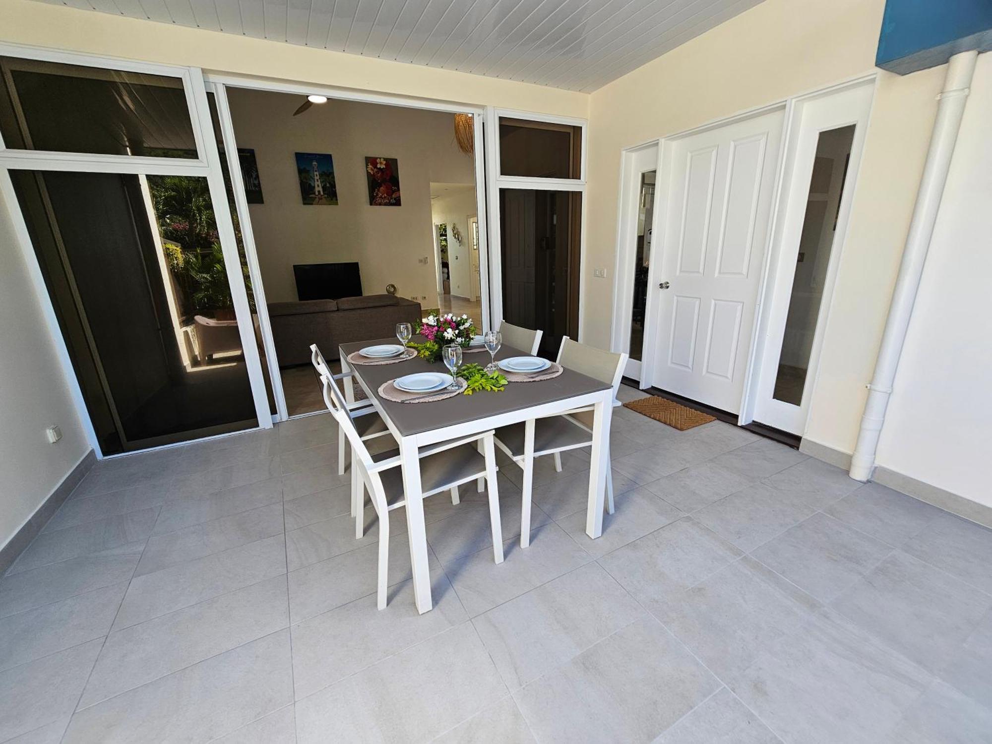 Cozy House In A Private Complex Vila Paea Exterior foto