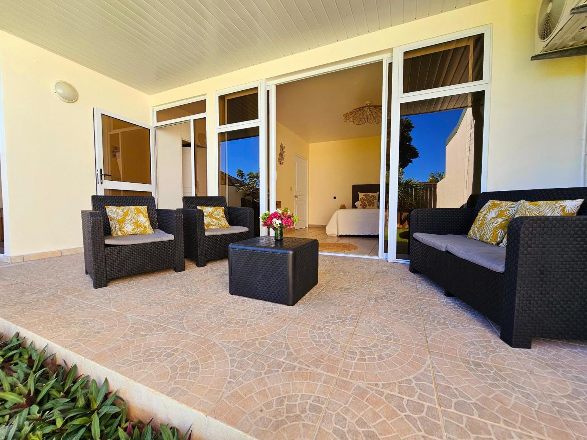 Cozy House In A Private Complex Vila Paea Exterior foto